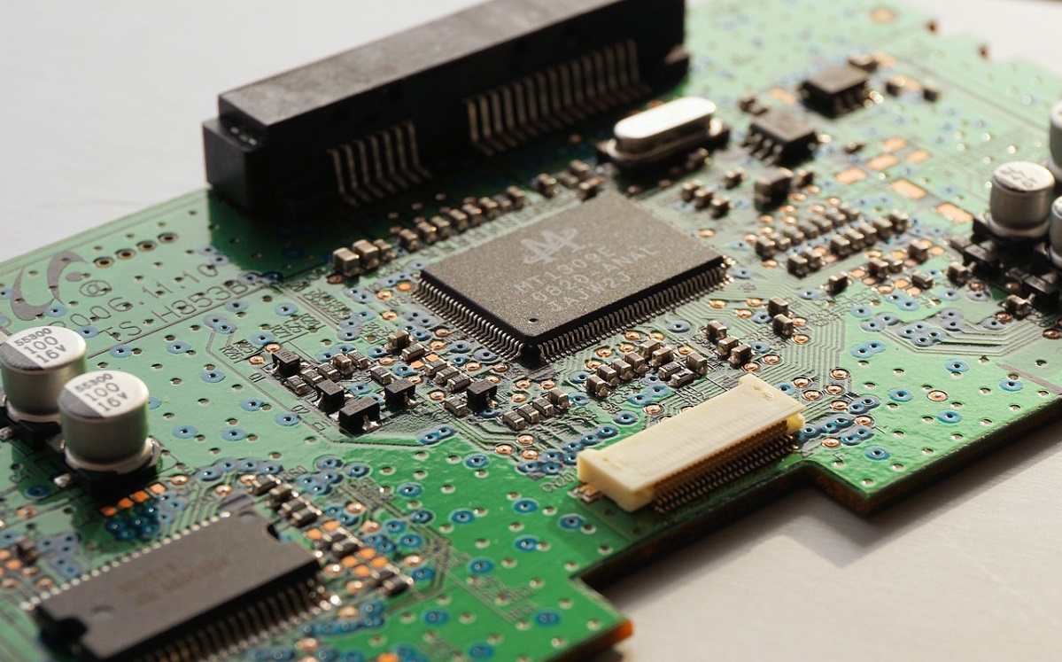 印刷電路闆——用于敏感電子設備的零伏等離子處理解決方案